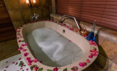 The Manyeleti Honeymoon Suite