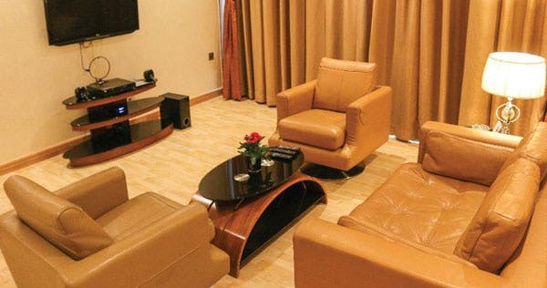 elite-crystal-hotel-bahrain-one-bedroom-crystal-suite-02_8426