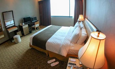 THREE BEDROOM SUITE with Two King Beds or Twin Beds