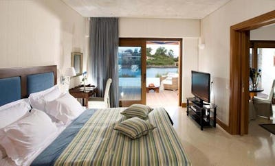 Junior Bungalow Suites Front Sea View with Shared Pool