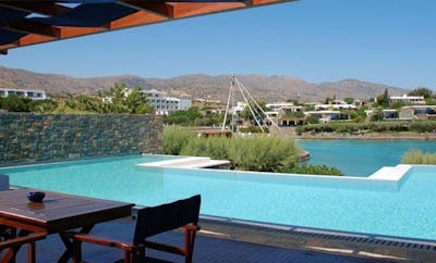 Junior Bungalow Suites Front Sea View with Shared Pool