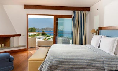 The Three Bedrooms Penthouse Suite with Panoramic Sea View