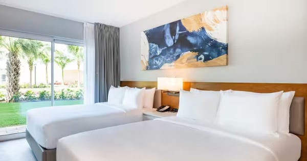 Pool And Patio 2 Queen Beds 1 Bedroom Suite