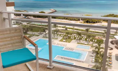 Pool View 1 King Bed 1 Bedroom Suite