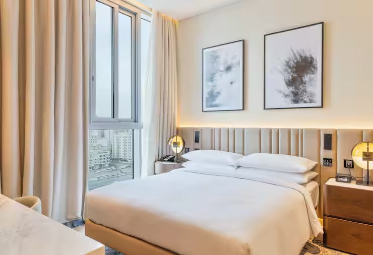 embassy-suites-by-hilton-doha-old-town-king-one-bedroom-suite-with-sea-view_13124