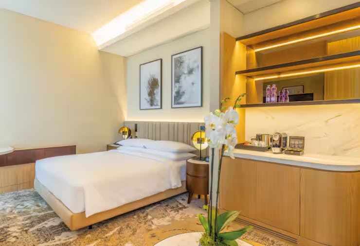 embassy-suites-by-hilton-doha-old-town-king-studio-with-sea-view-non-smoking_13124