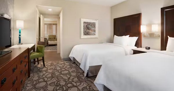 embassy-suites-by-hilton-san-antonio-airport-2-room-suite-2-double-beds-nonsmoking_12067