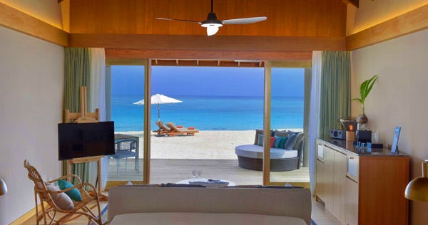 emerald-faarufushi-resort-and-spa-maldives-beach-villas-02_11308