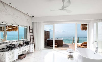 Jacuzzi Water Villas