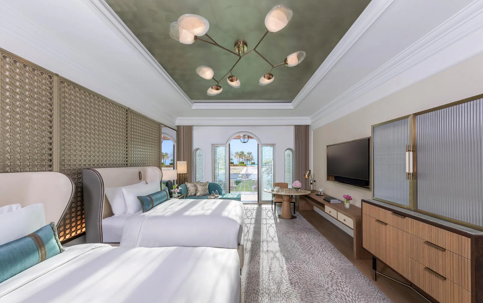 emirates-palace-mandarin-oriental-abu-dhabi-family-deluxe-garden-terrace_2146