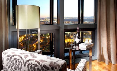 Skyline room with views of Paseo de la Castellana