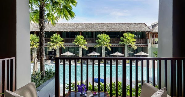 executive-room-pool-access-avista-hideaway-phuket-patong_2790