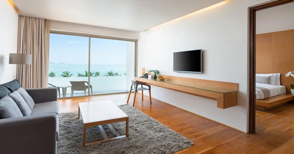 DELUXE SEA VIEW SUITE