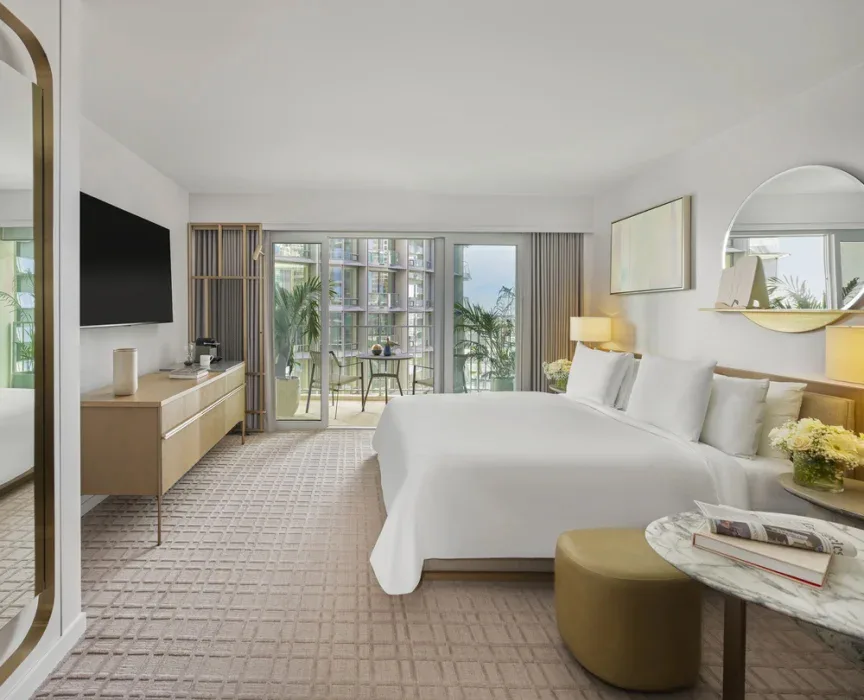 fairmont-century-plaza-las-angeles-usa-century-plaza-guest-room-01_585