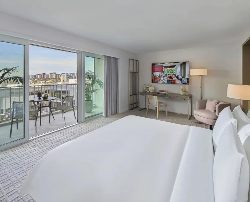 fairmont-century-plaza-las-angeles-usa-one-bedroom-corner-suite-01_585