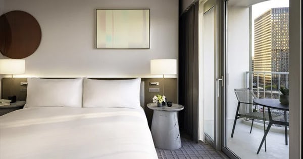 fairmont-century-plaza-los-angeles-one-bedroom-suite_585