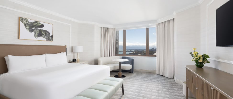 Fairmont Gold Guestroom