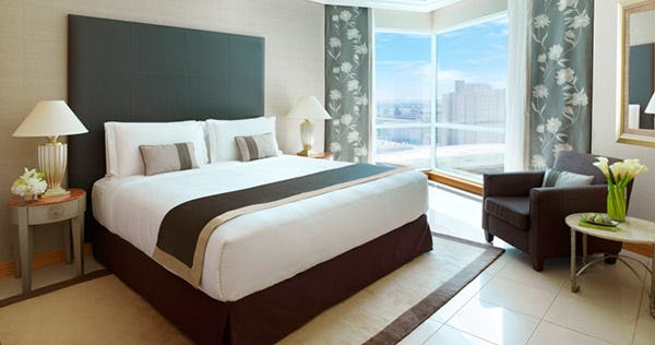 fairmont-dubai-two-bedroom-deluxe-suite_11