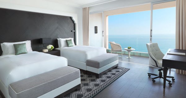 fairmont-fujairah-beach-resort-deluxe-family-room_7971