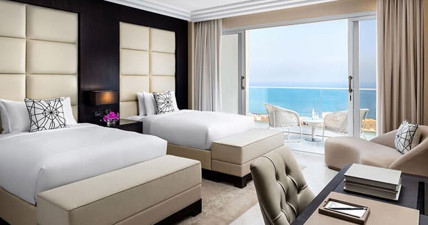 fairmont-fujairah-beach-resort-presidential-suite-01_7971