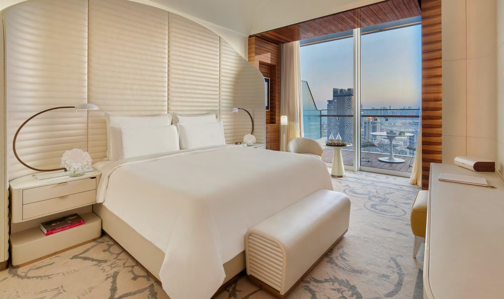 FAIRMONT KING CITY VIEW BALCONY