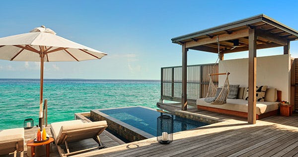 fairmont-maldives-sirru-fen-fushi-water-sunrise-villa-with-private-pool-02_10355
