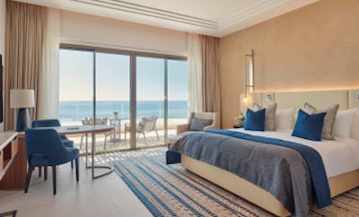 Fairmont Deluxe Ocean View King Size Bed