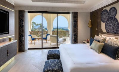 Junior Suite King Bed Forest View