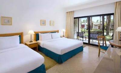 Superior Family, Queen Bed, Garden View