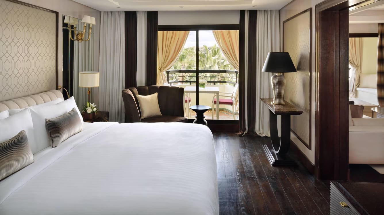 Ambassador Suite, Suite, 1 King, Pool view, Balcony