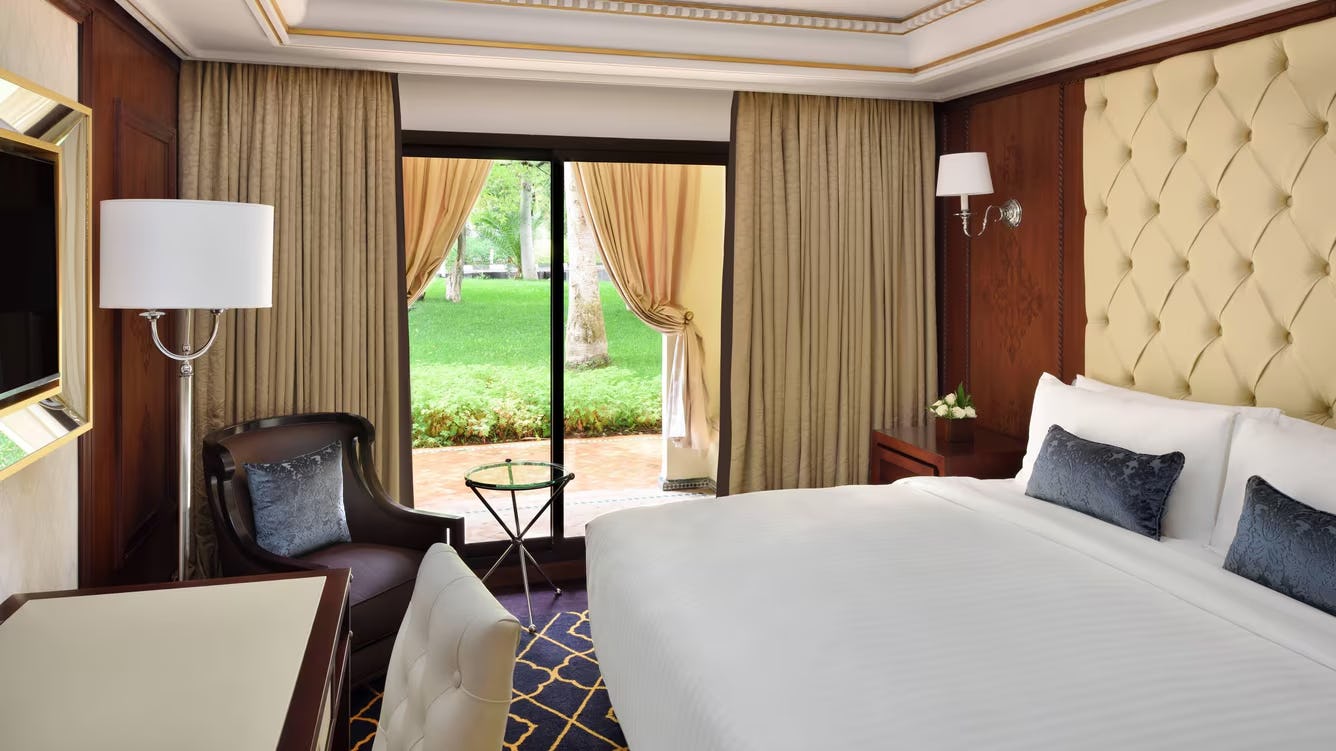 Family Suite, 1 Bedroom Bi-level Suite, 1 King, Sofa bed, Garden view, Balcony