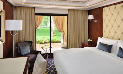 Family Suite, 1 Bedroom Bi-level Suite, 1 King, Sofa bed, Garden view, Balcony