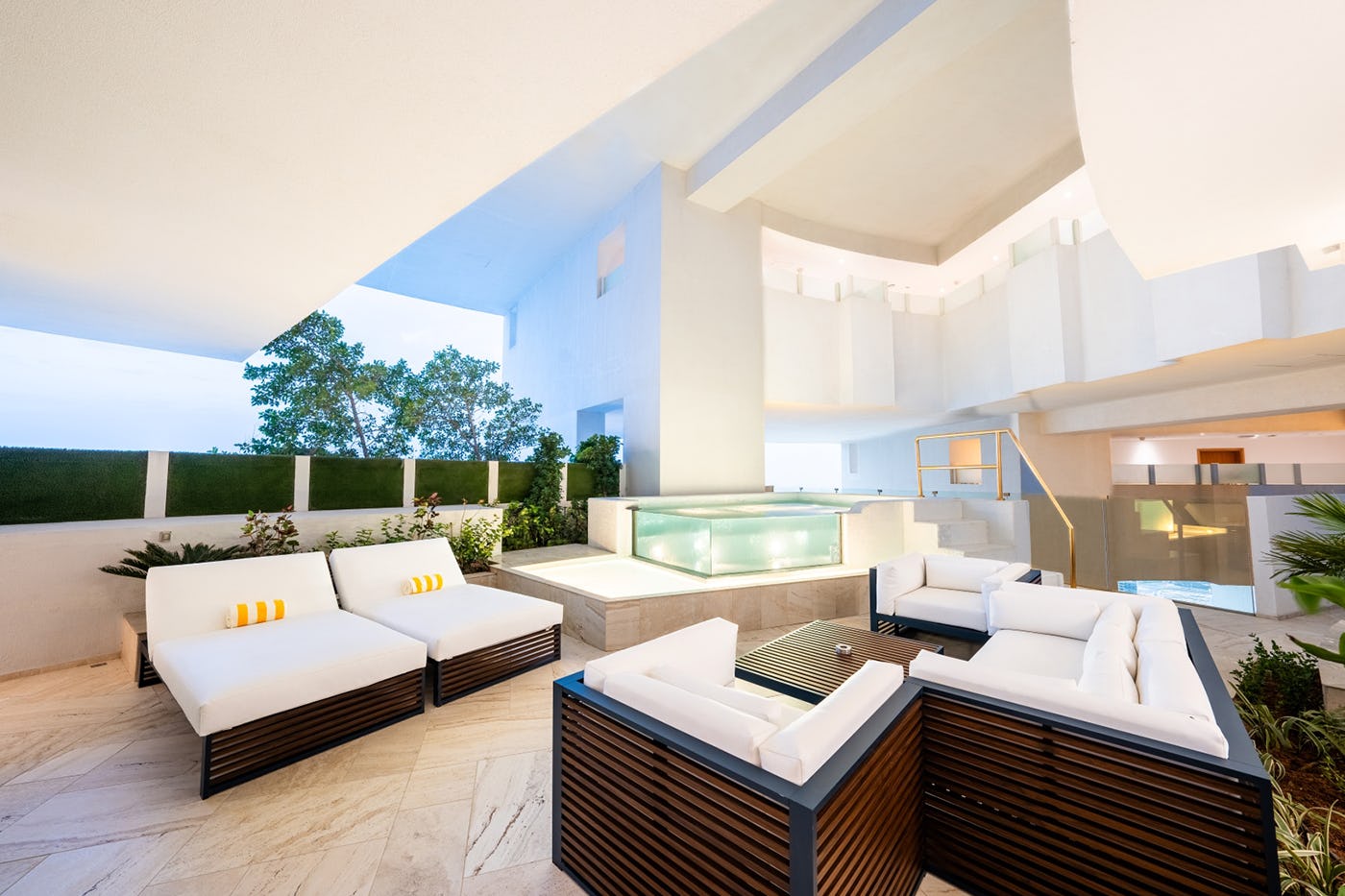 1 BED | Sky Villa w/Pool