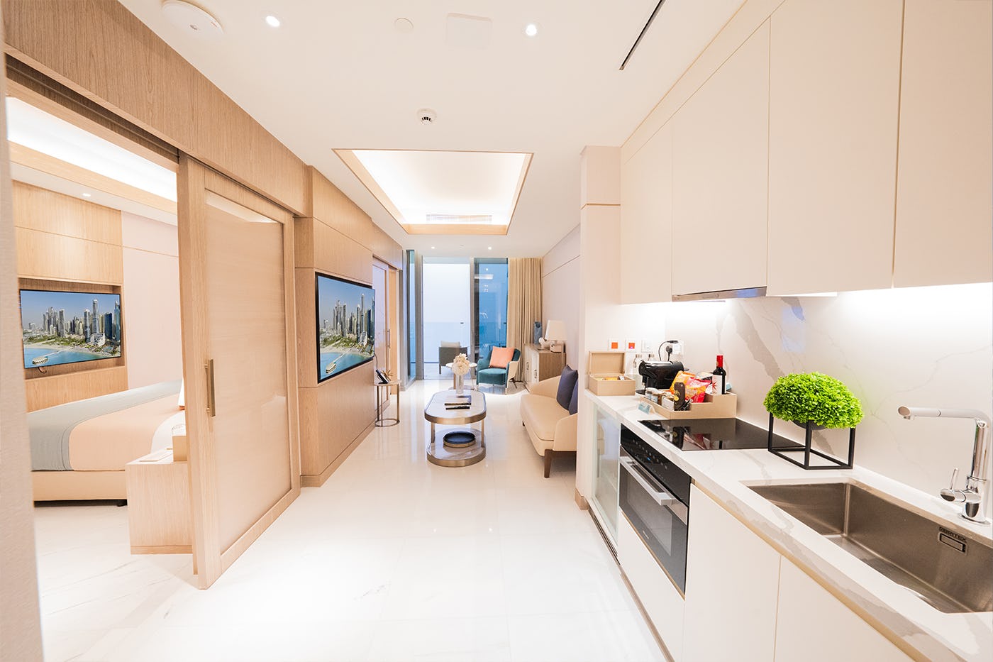 1 BED Skyline Suite w/Pool