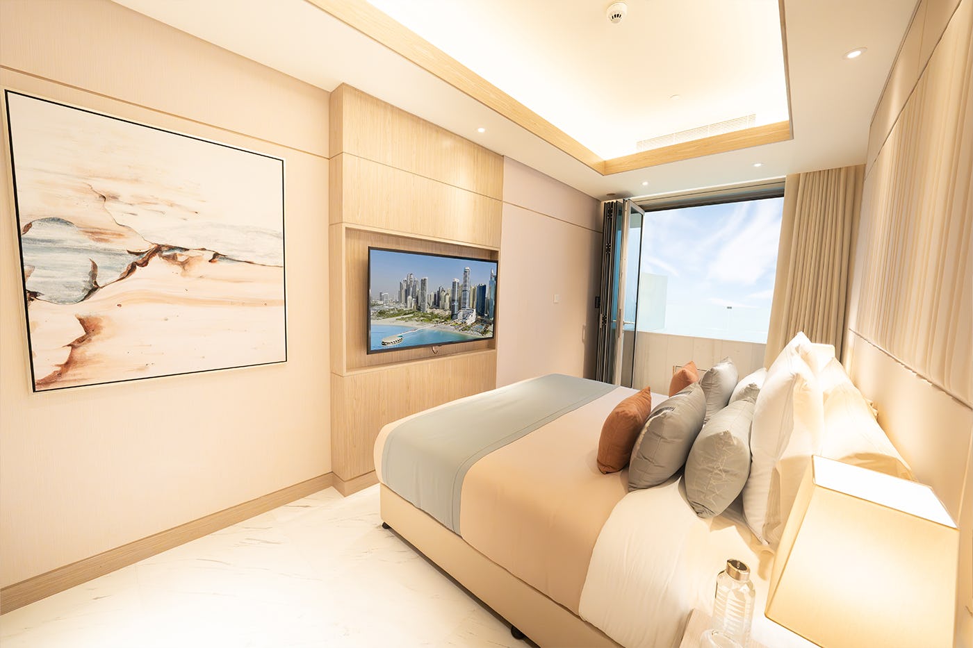 1 BED Skyline Suite w/Pool