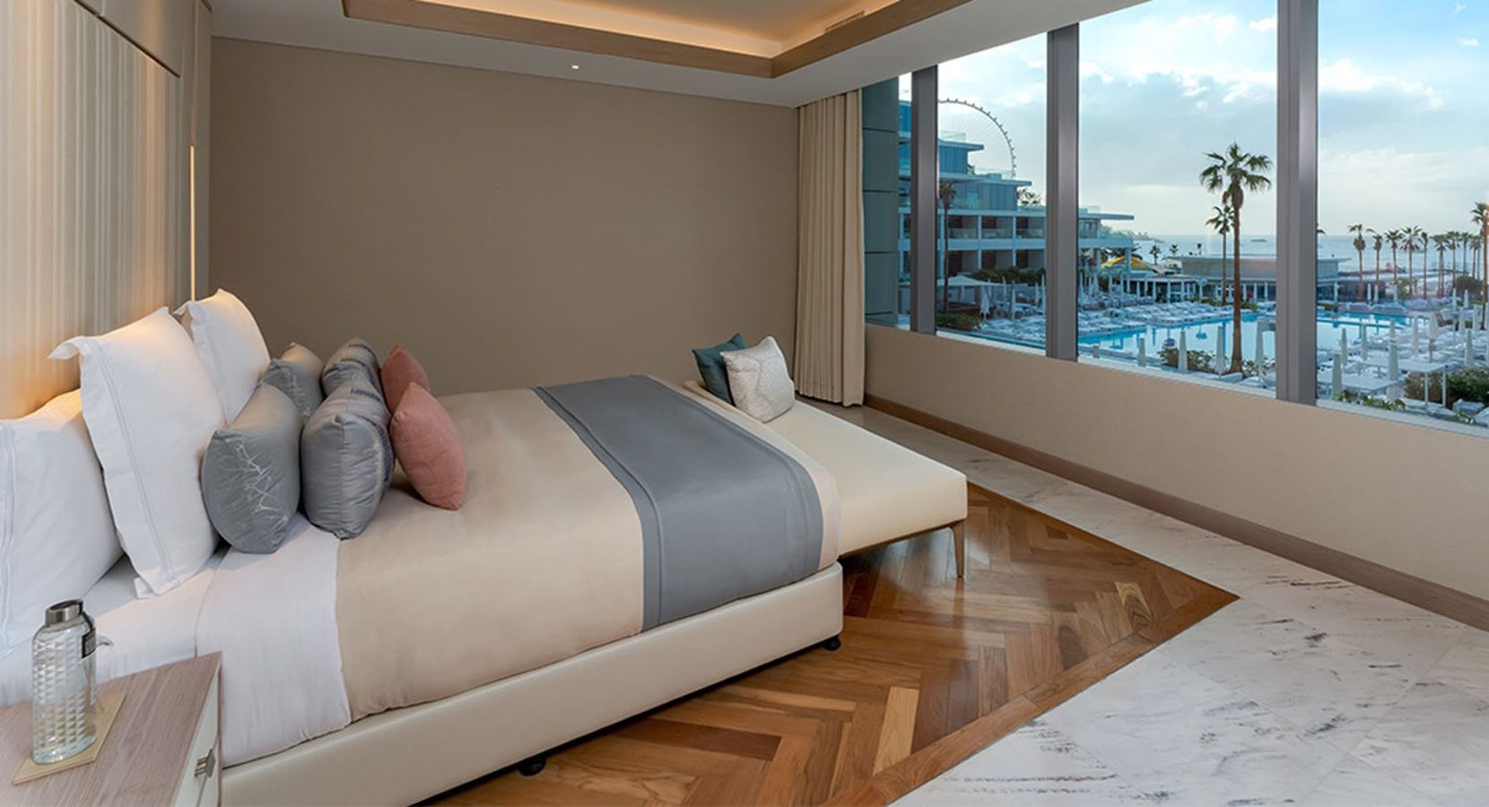 2 BED Poolside Suite w/Pool