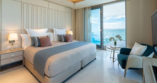 1 BED Skyline Suite w/Pool