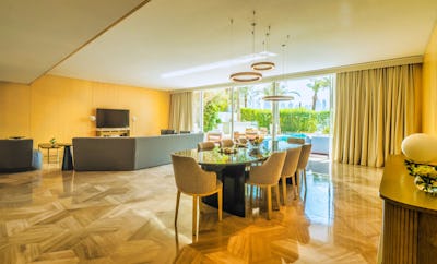 5 BED Beach Villa w/Pool