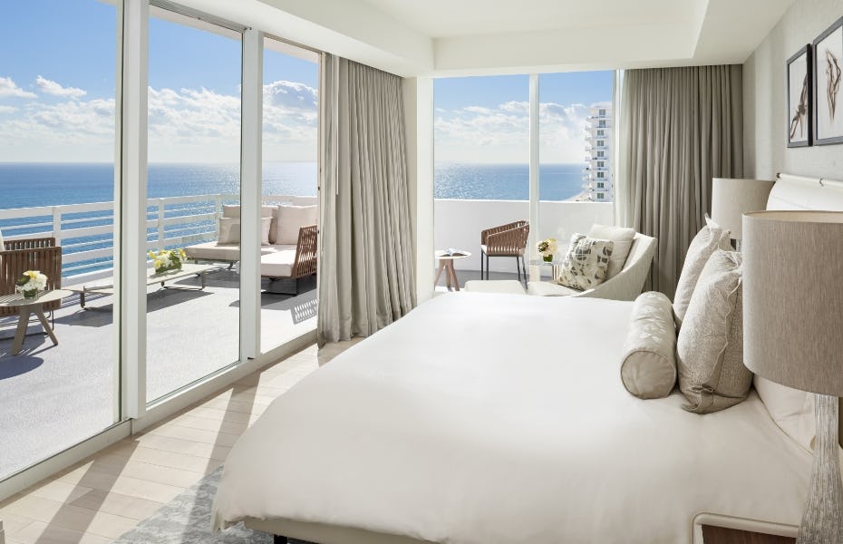 Le Ciel Oceanfront Suite