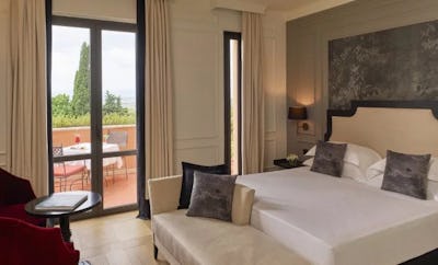 Deluxe Valley View Balcony