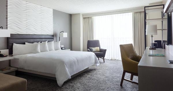 fort-lauderdale-marriott-north-guest-room_6681