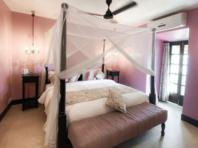 fort-tiracol-heritage-hotel-standard-sea-view-room_1460