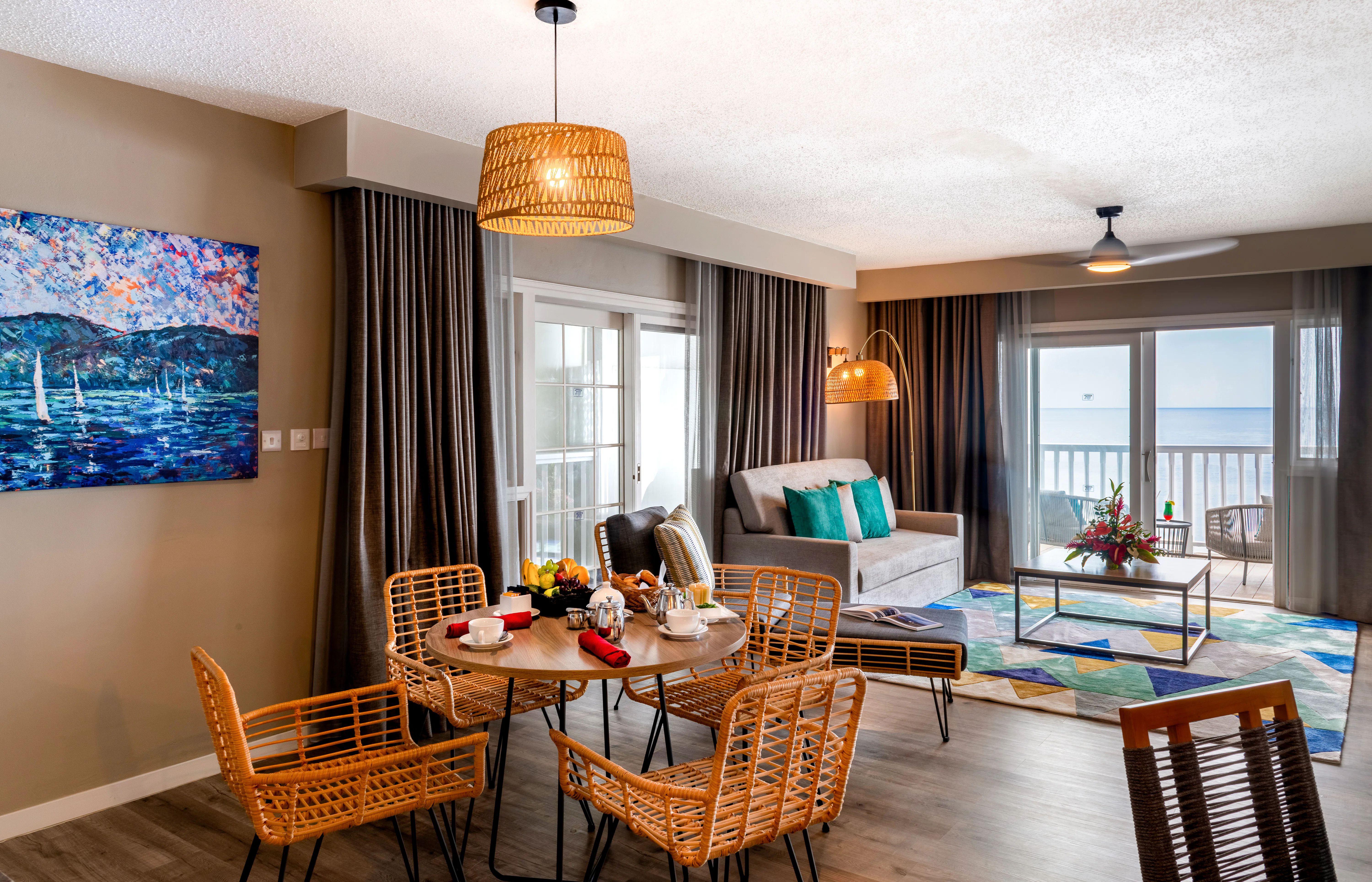 fort-young-hotel-and-dive-resort-oceanfront-suite_11717