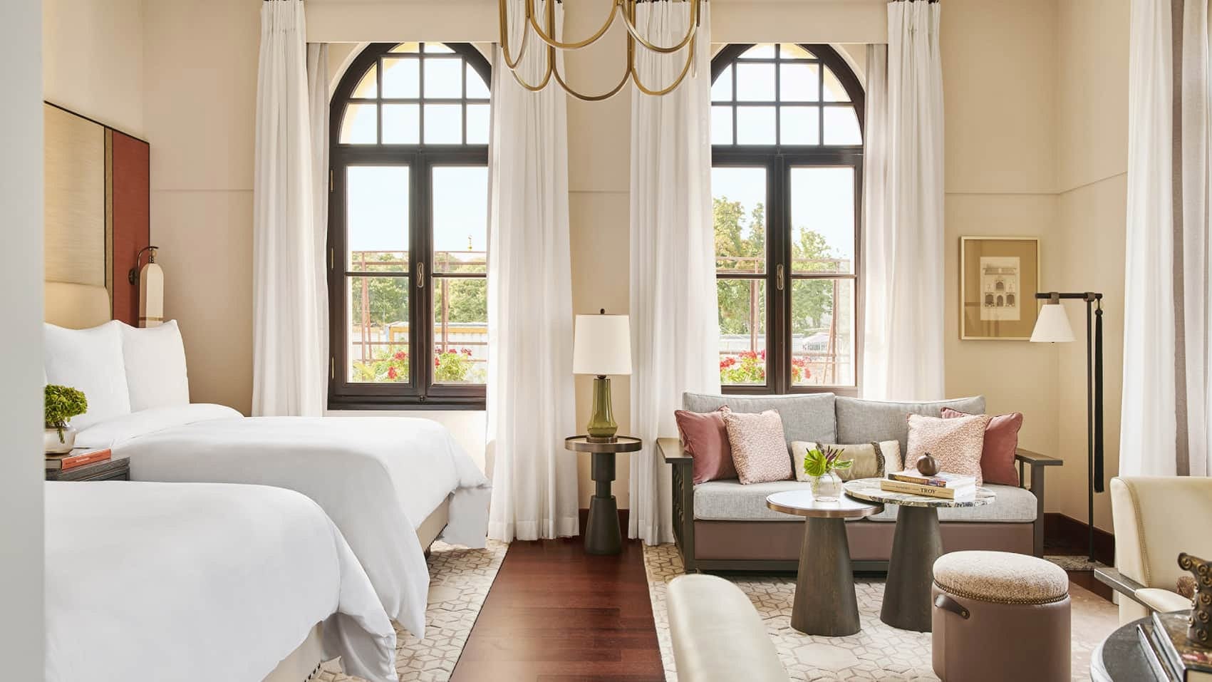 four-seasons-hotel-istanbul-at-sultanahmet-istanbul-turkey-junior-suite_1877
