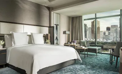 PREMIER PARK-VIEW ROOM