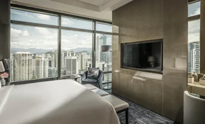 TWO-BEDROOM EXECUTIVE PARK-VIEW APARTMENT