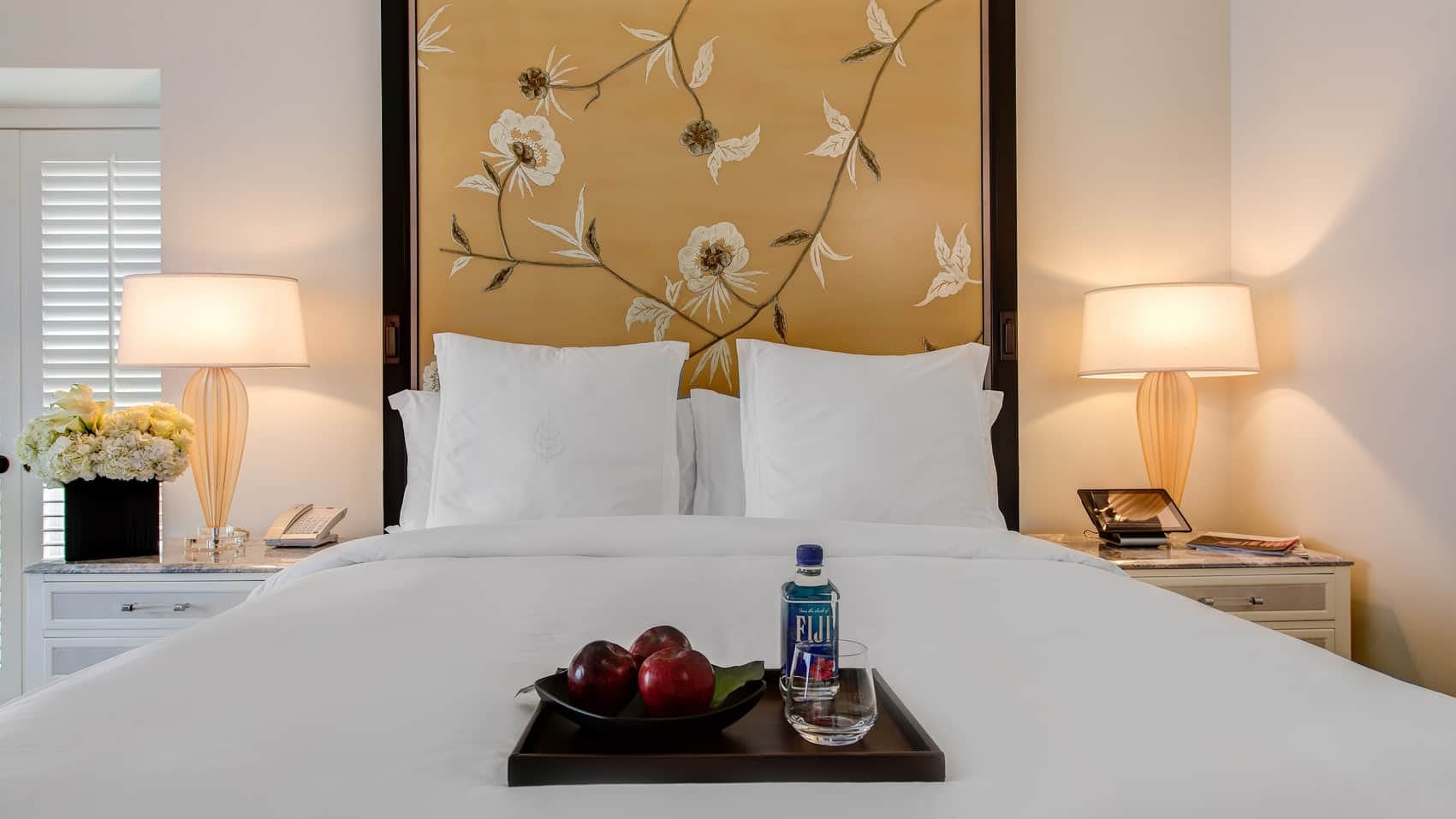 Accessible Deluxe Room With Roll-In Shower