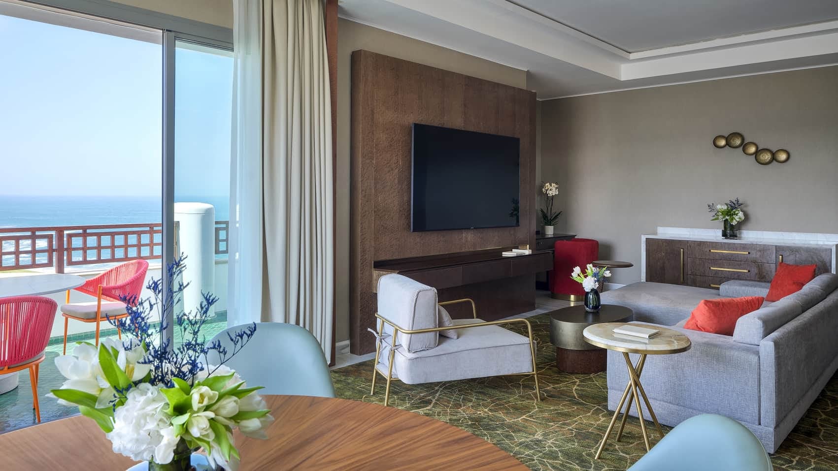 Deluxe One-Bedroom Suite