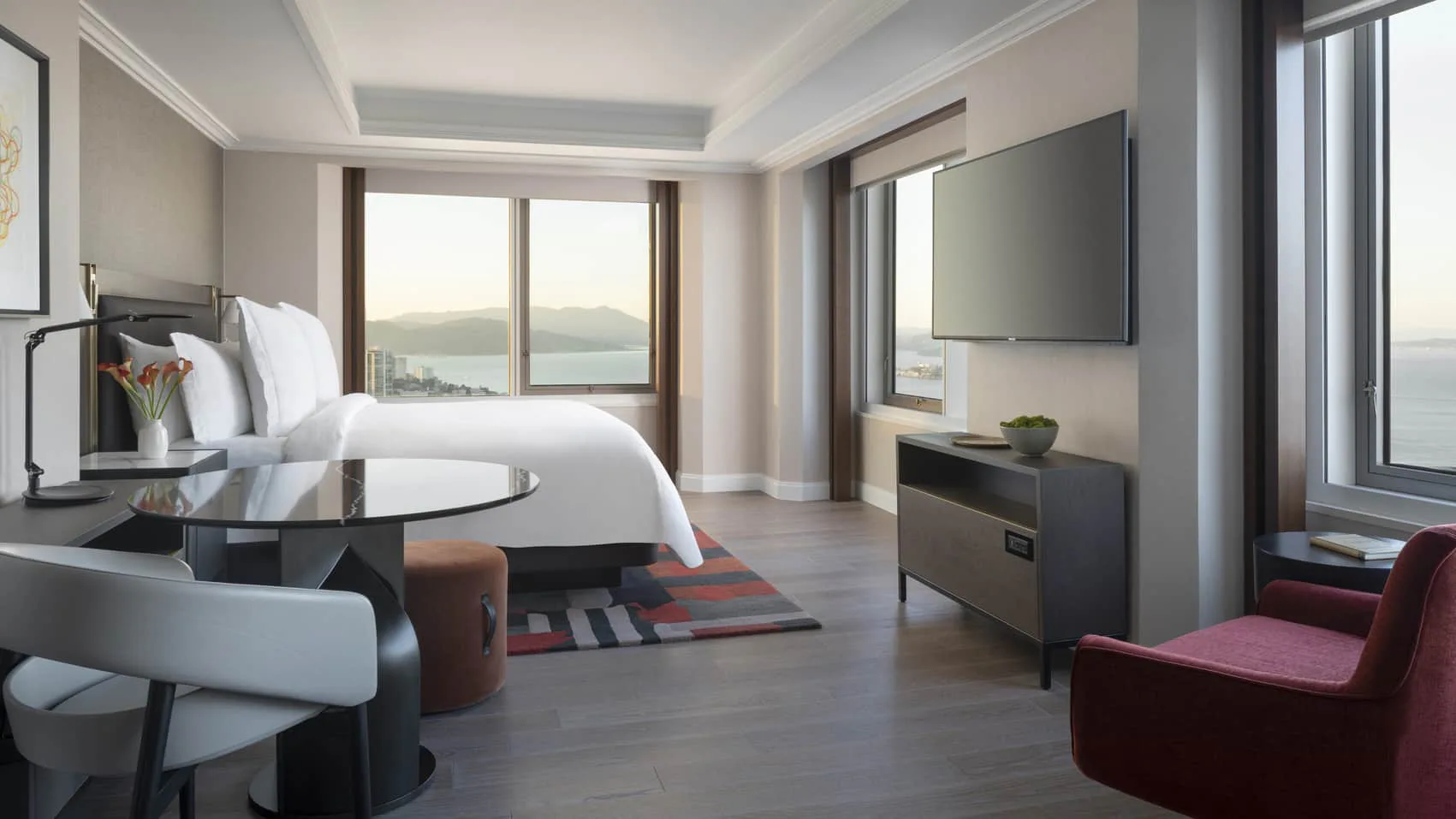 Premier Bridge-View Room