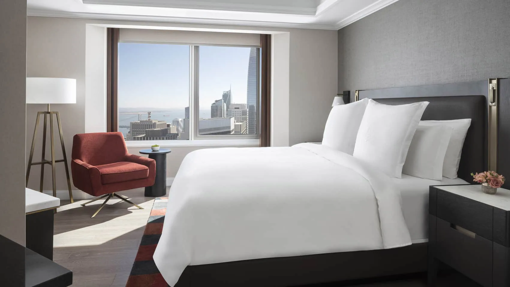 Superior Skyline-View Room